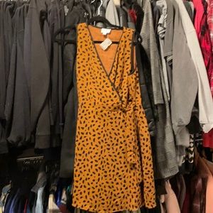 Everly Leopard dress Medium NWT